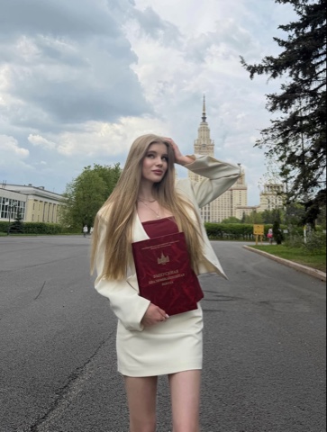 Юминова Наташа выпуск 2026 бакалавриат.jpeg Юминова Наташа выпуск 2026 бакалавриат.jpeg